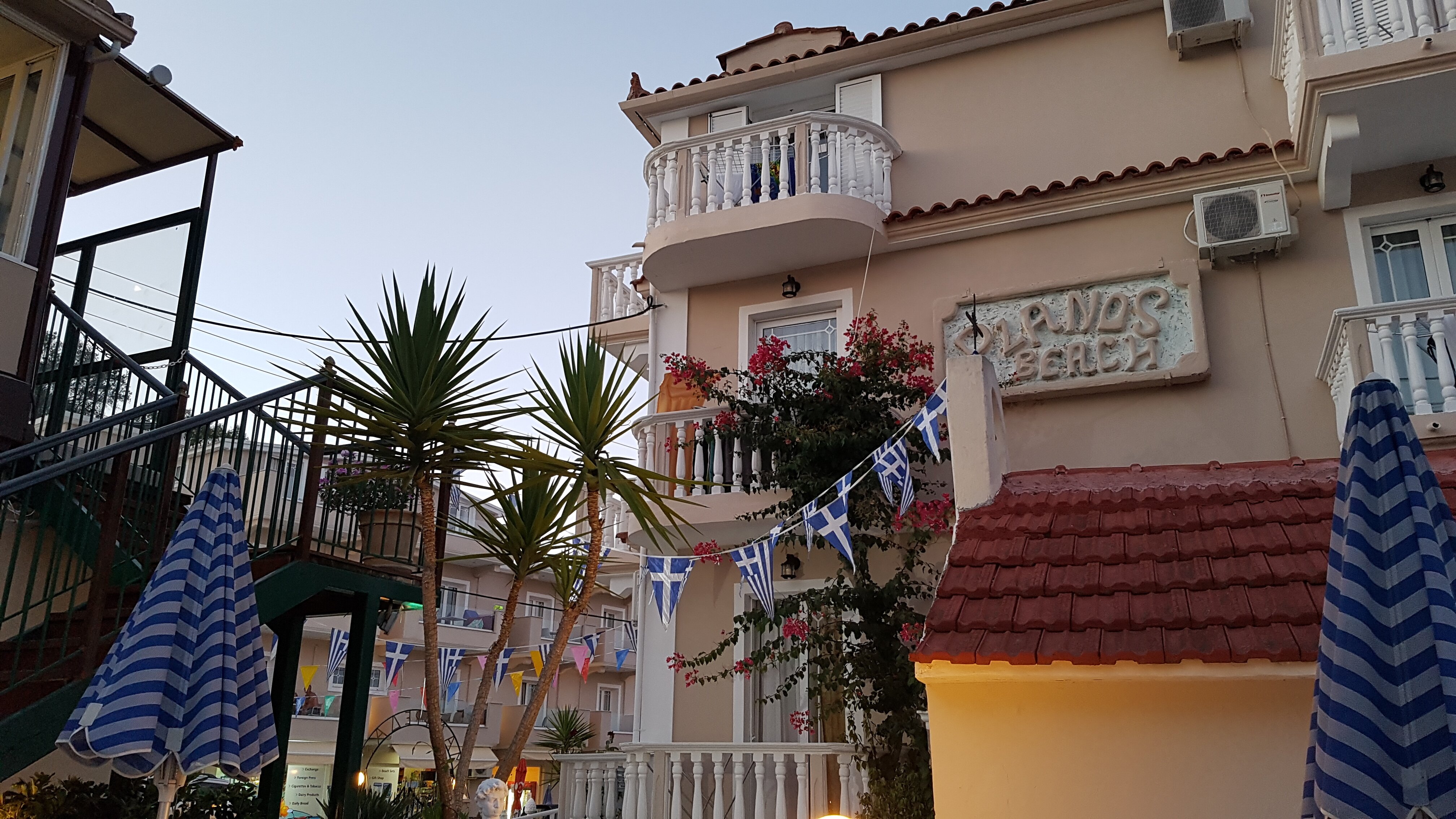 Planos Beach Hotel-浴室