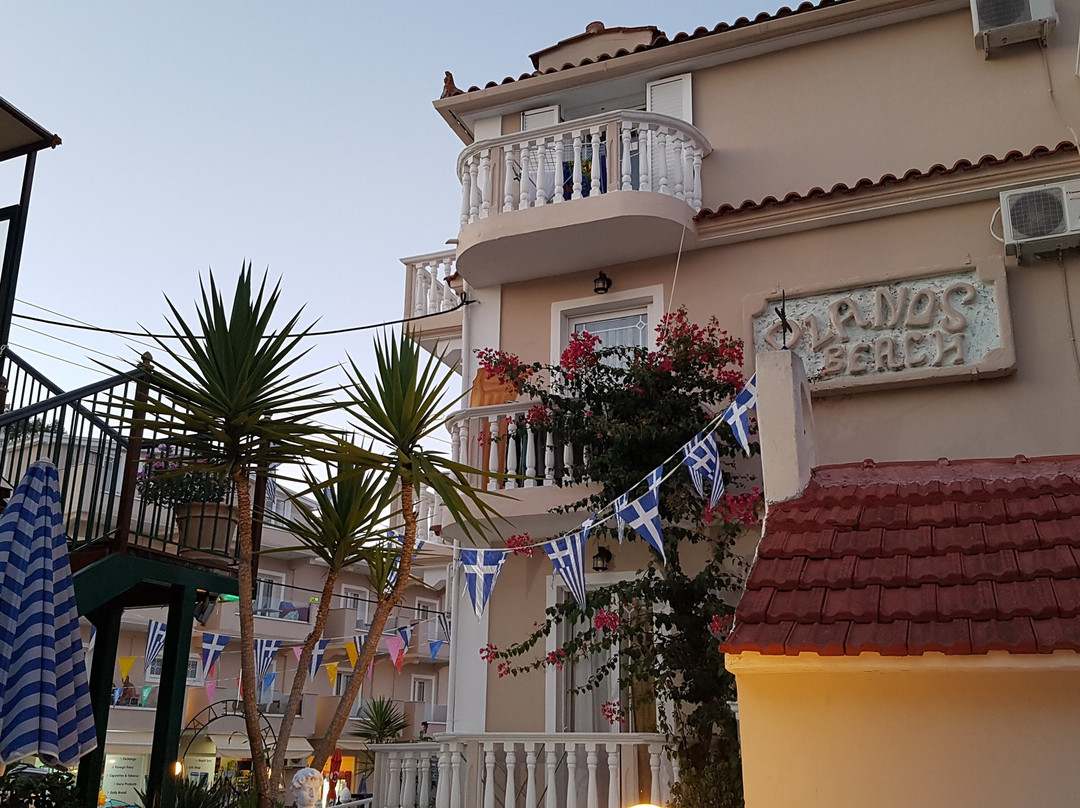 Planos Beach Hotel主图