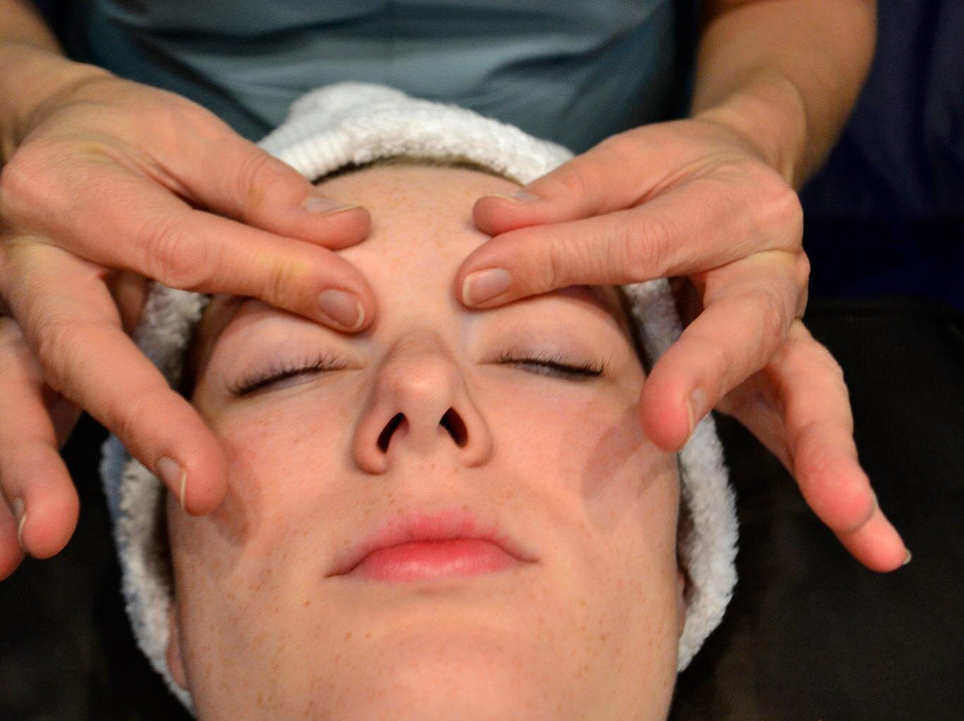 Lorraine's Treatment Room-Worth必去景点