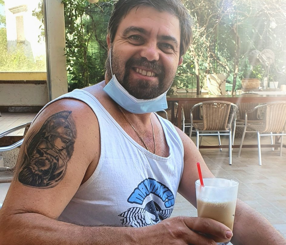 Mad Mike's Bar-Agios Georgios必去景点