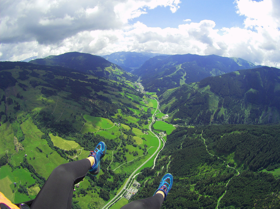 Fly`n Soul Tandemparagliding-萨尔溪必去景点