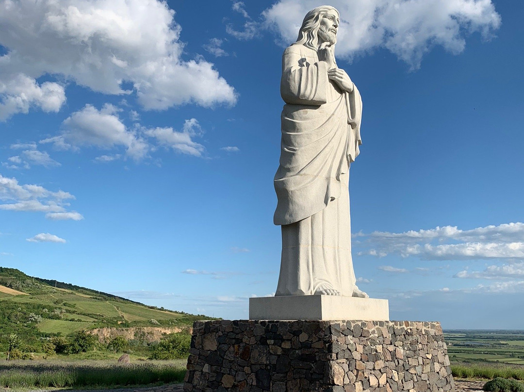 Blessing Christ Statue-Tarcal必去景点