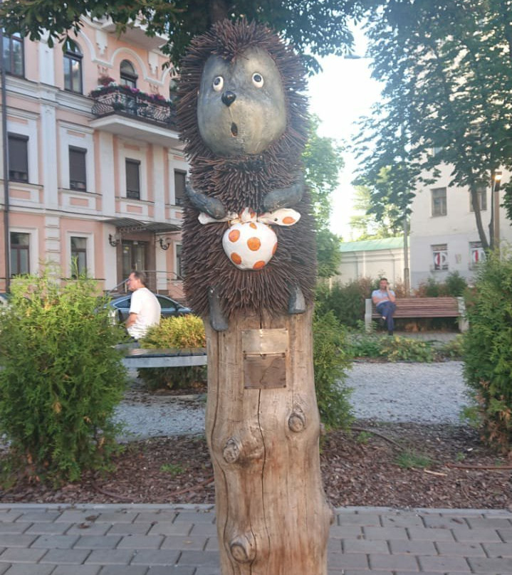Hedgehog Monument-基辅必去景点