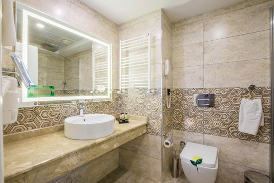 Karpalas City Hotel & Spa主图