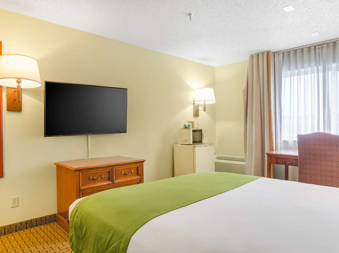 夏延美国最有价值旅馆及套房酒店主图