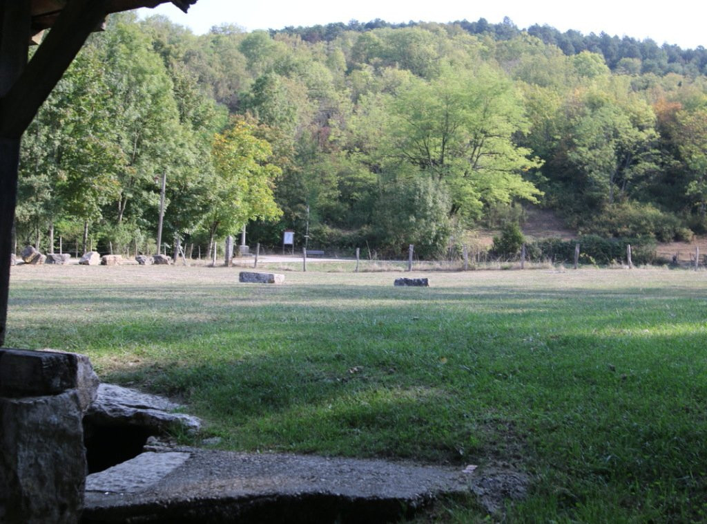 Lavoir de la Platte-Val-Revermont必去景点