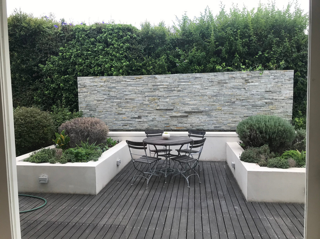 Thirty on Grace主图