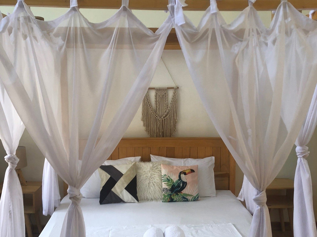 Bermuda Triangle Bungalows主图