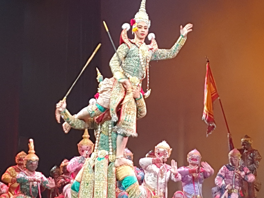 叉隆功皇家剧院-曼谷必去景点