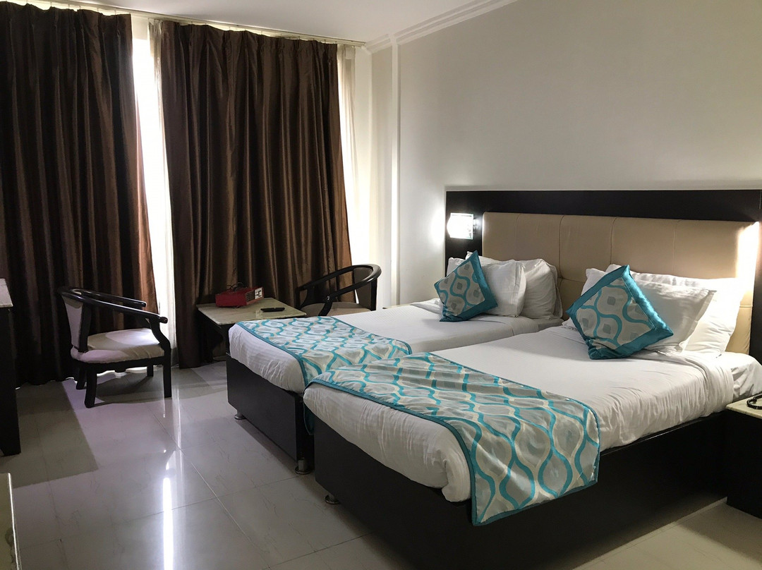 普什别墅酒店主图