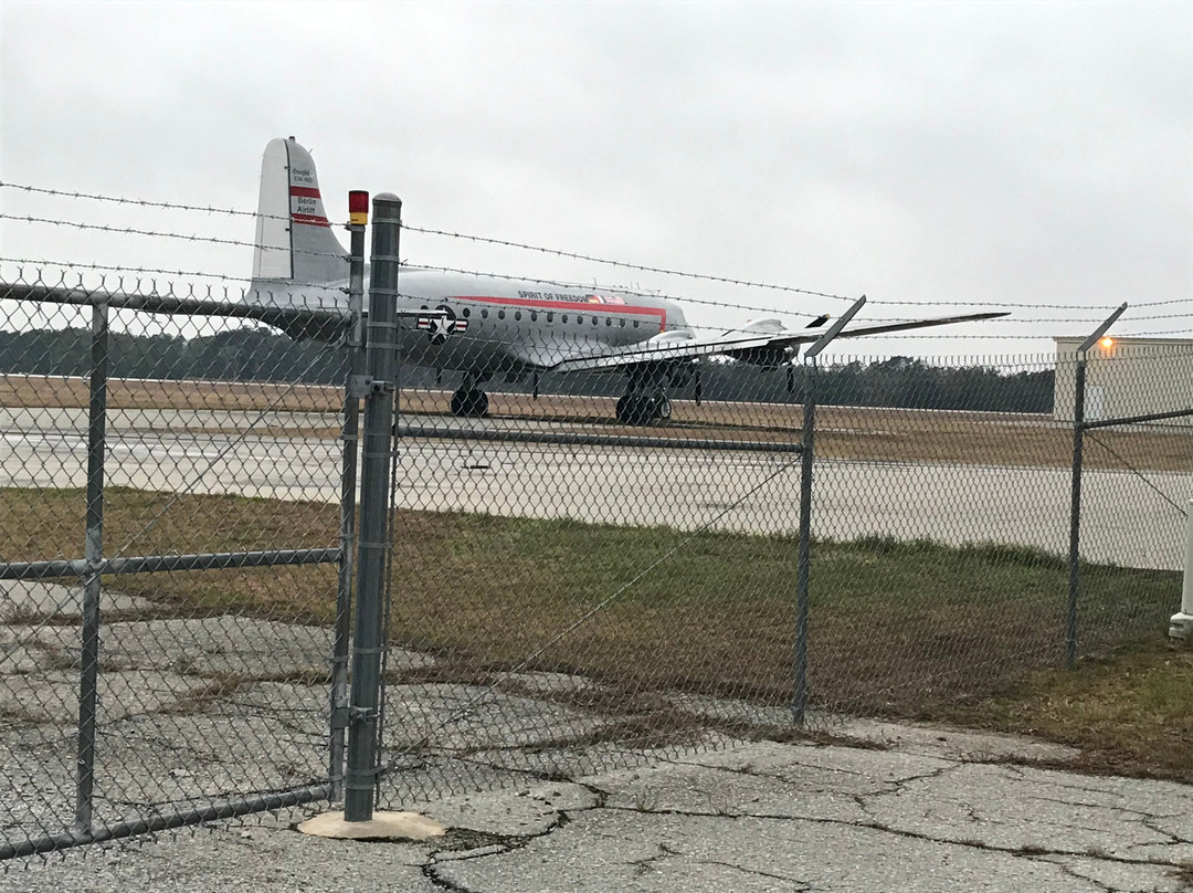 Tuskegee Airmen Memorial景点图片