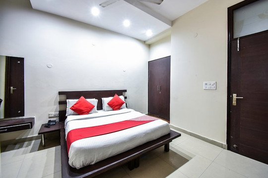 OYO2615上神酒店主图