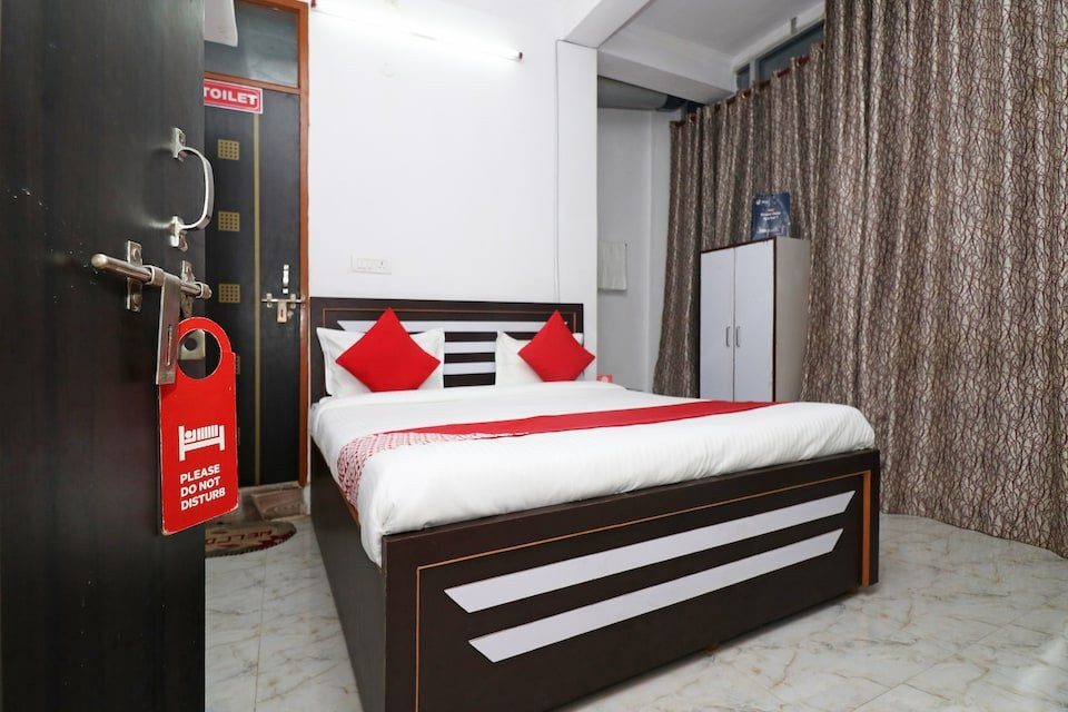 OYO 18395 Star Palace主图