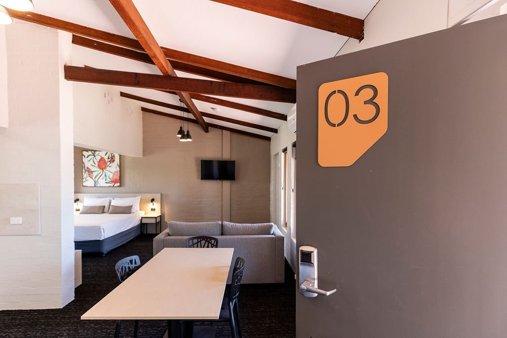 Nightcap at Wintersun Hotel主图