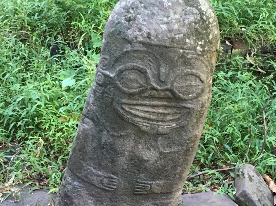 Tiki Souriant-Hiva Oa必去景点