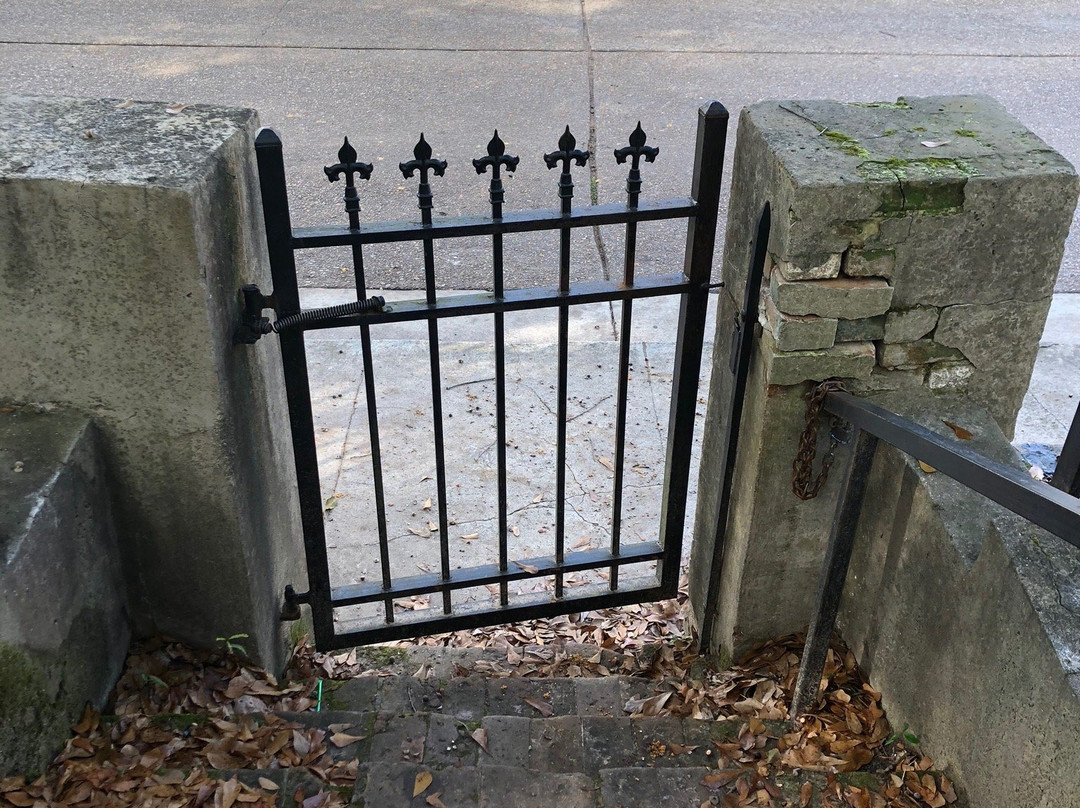 American Cemetery-纳基托什县必去景点