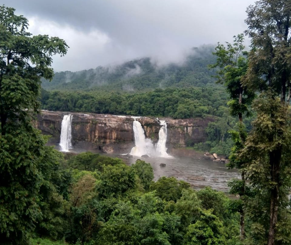 Athirappilly Falls景点图片