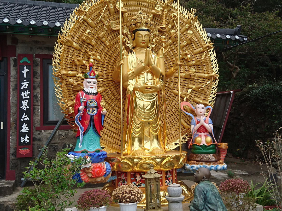 Sanbanggulsa Temple-西归浦市必去景点