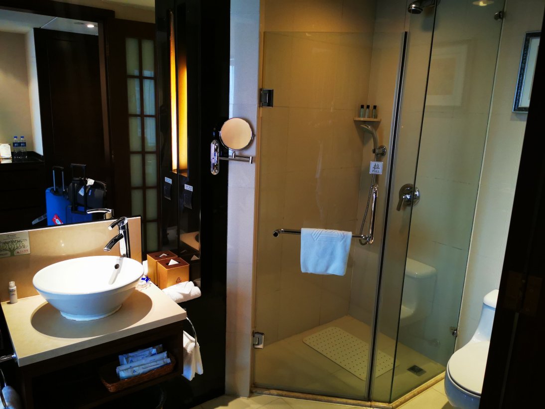 深圳中航城格兰云天大酒店-浴室