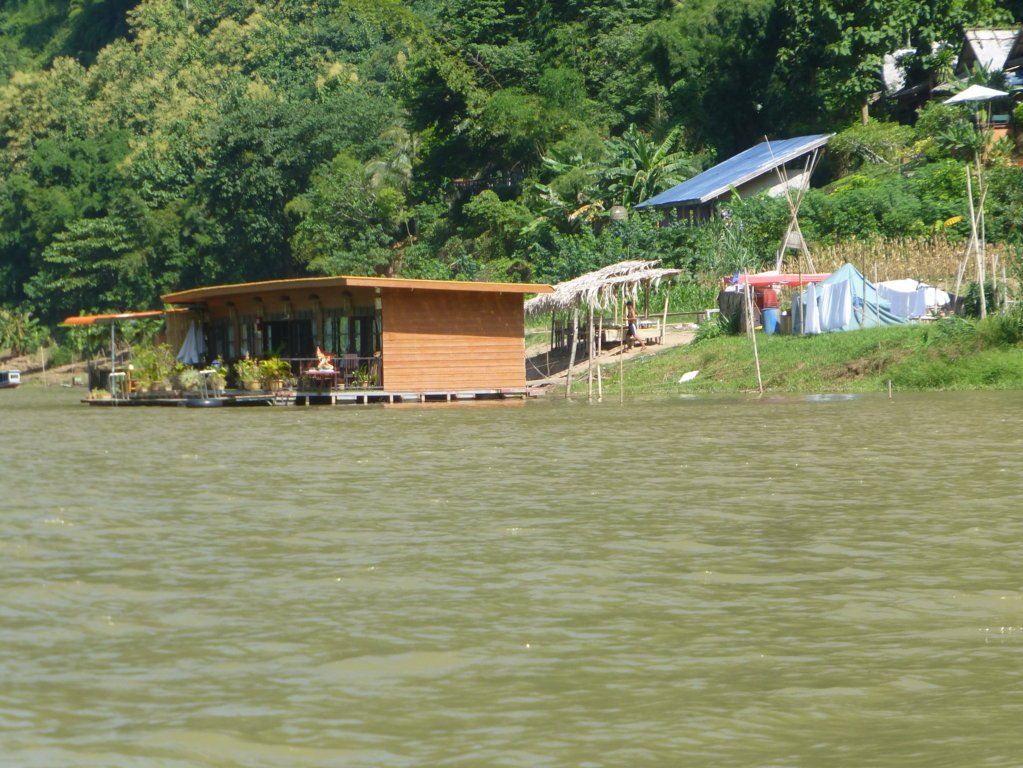 Ou River House-浴室