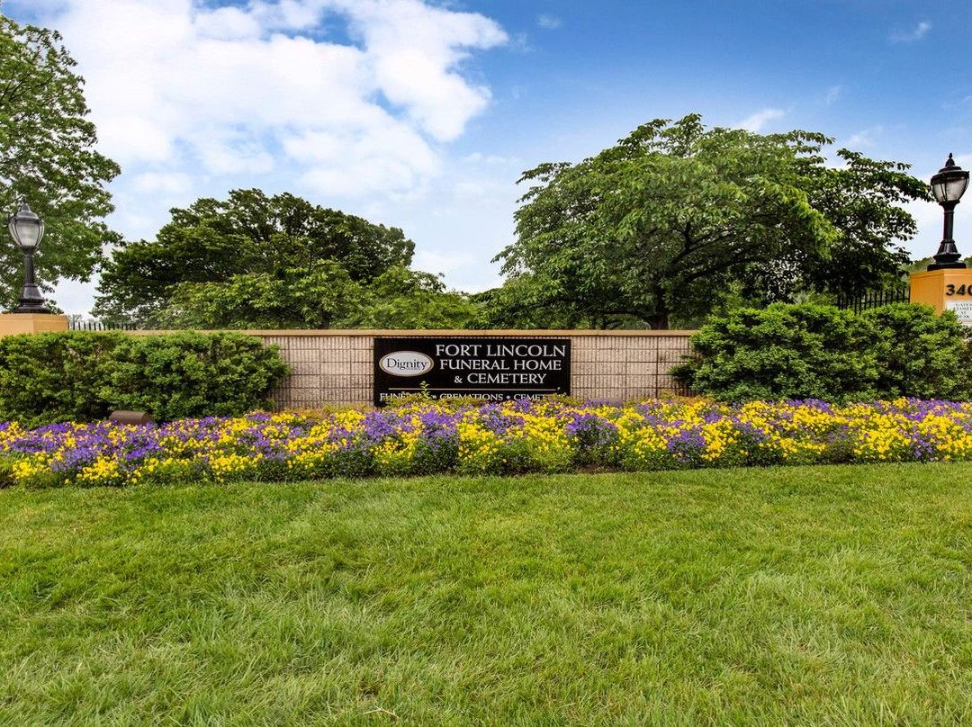 Fort Lincoln Funeral Home and Fort Lincoln Cemetery景点图片