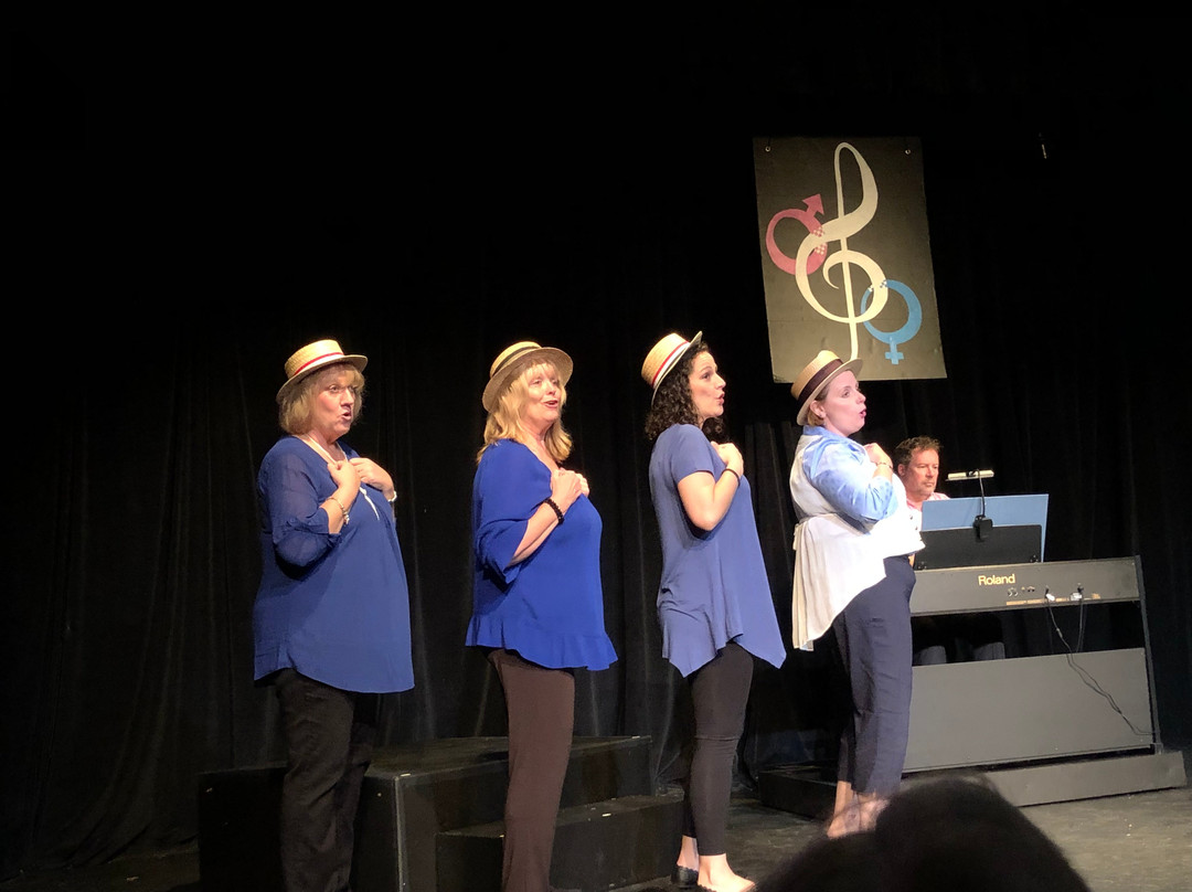 圣查尔斯旅游景点-Steel Beam Theater