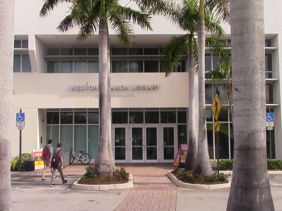 韦斯顿旅游景点-Library Park