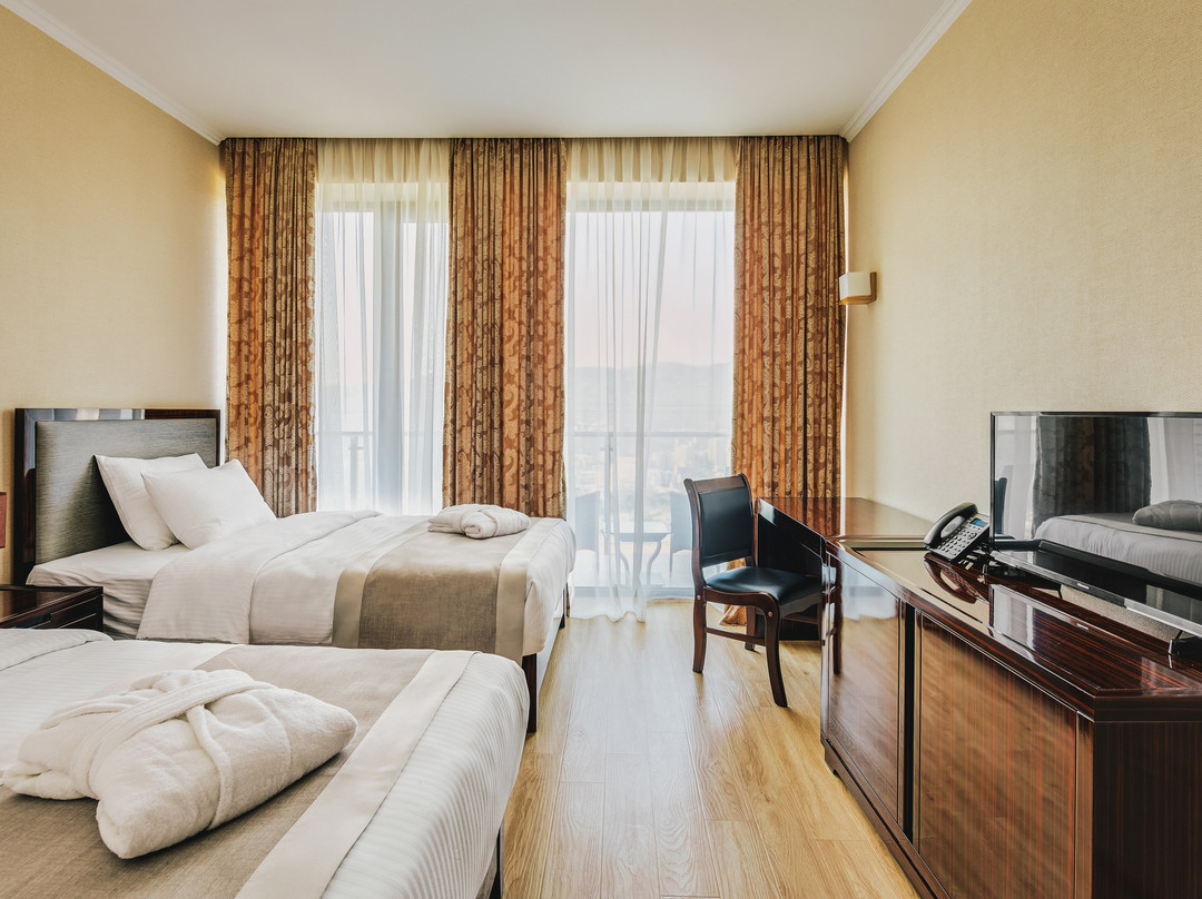 Lisi Hills Hotel主图