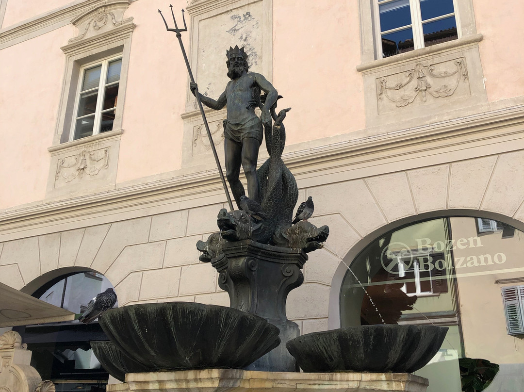 Fontana di Nettuno景点图片