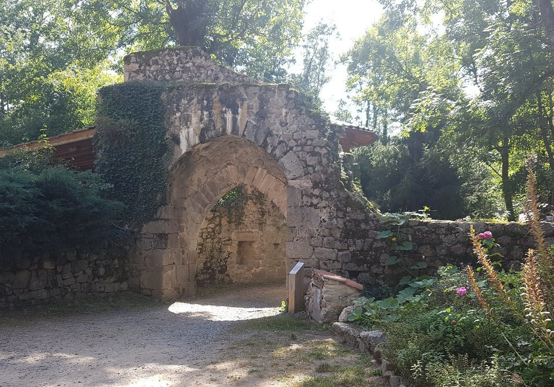 Chateau du Donzy-Salt-en-Donzy必去景点