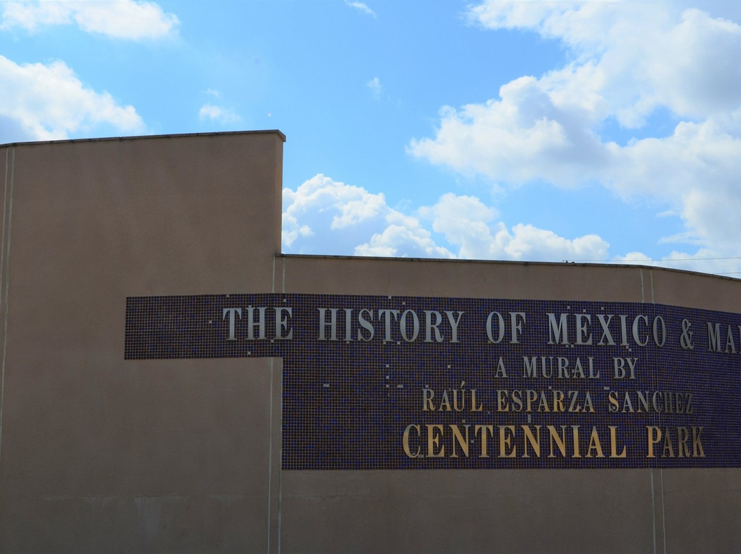 The Centennial Park Mural & Plaza-Harlingen必去景点