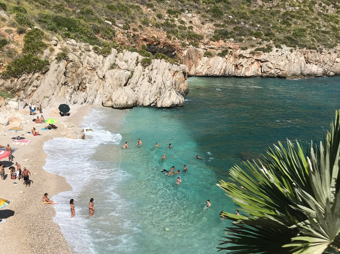 Cala Tonnarella dell'Uzzo-圣维托角必去景点