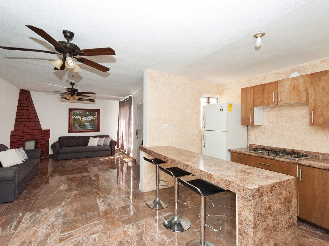 Econosuites Monterrey主图