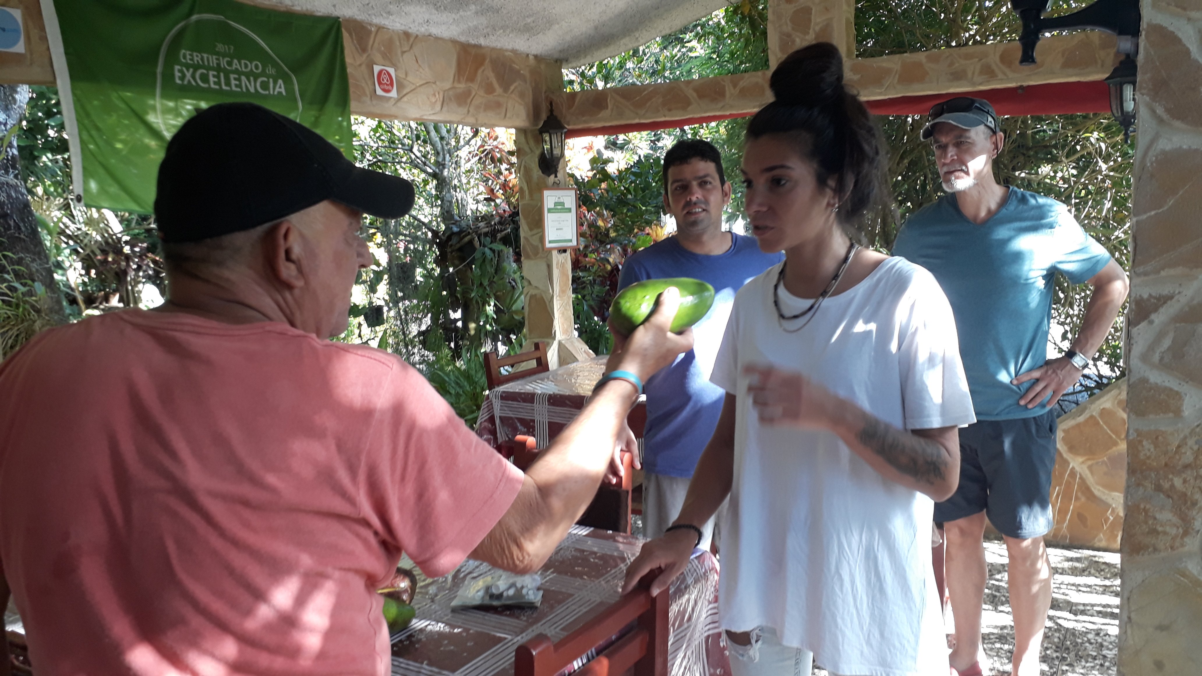 Casa Los Sauces Jorge y Ana Lidia-餐饮