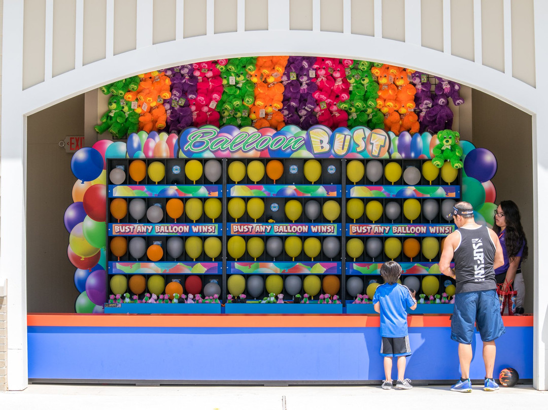 弗利旅游景点-Tropic Falls At OWA