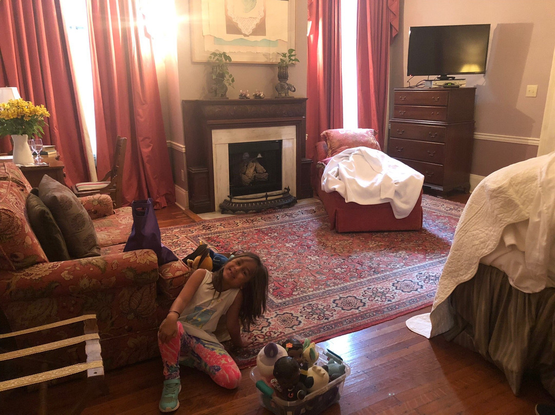 Rothschild - Pound House Inn主图