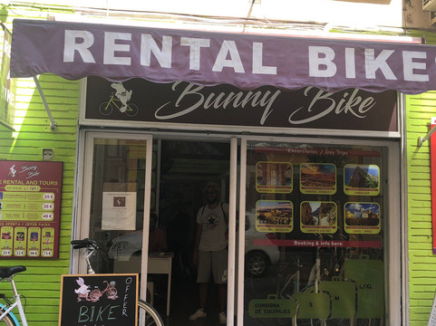 Bunny Bike Sevilla-塞维利亚必去景点