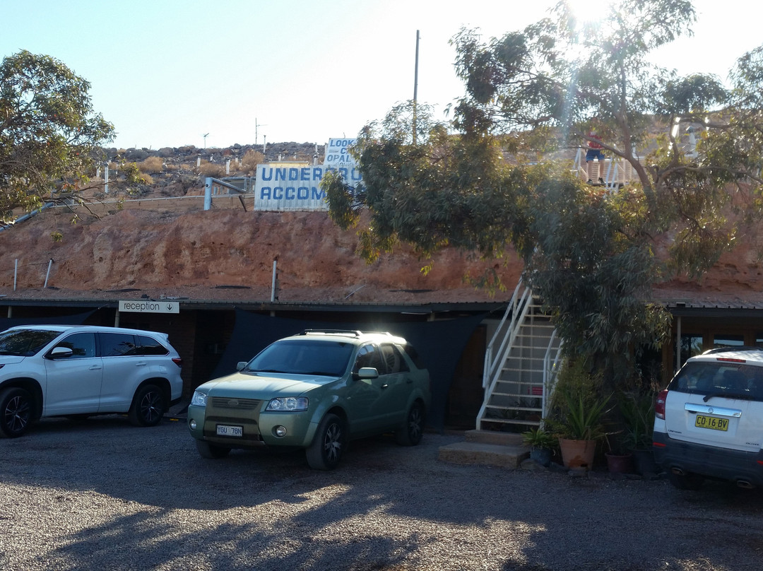 The Lookout Cave Underground Motel主图