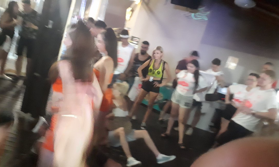 Party Crew!-晴滩必去景点