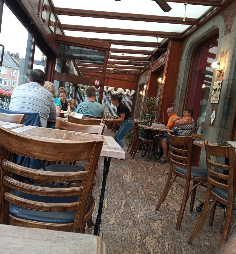 Nassogne酒店住宿-Hôtel Le Limbourg