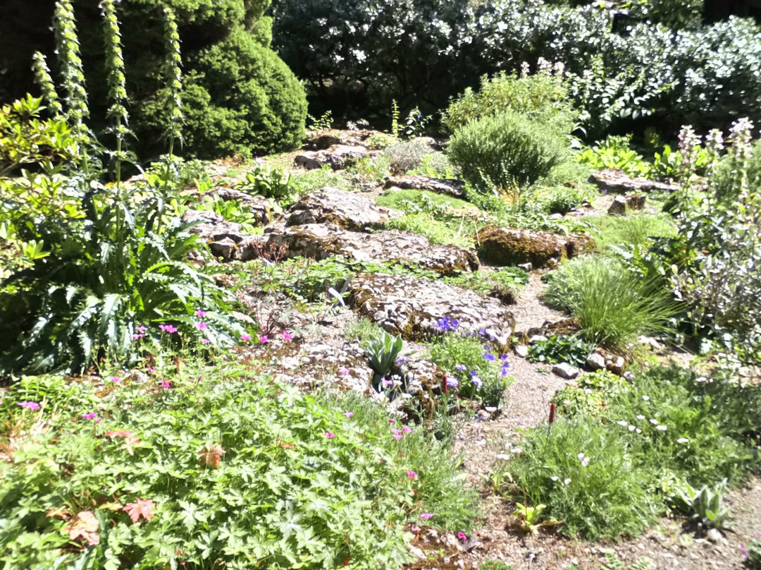 Parcevall Hall Gardens景点图片