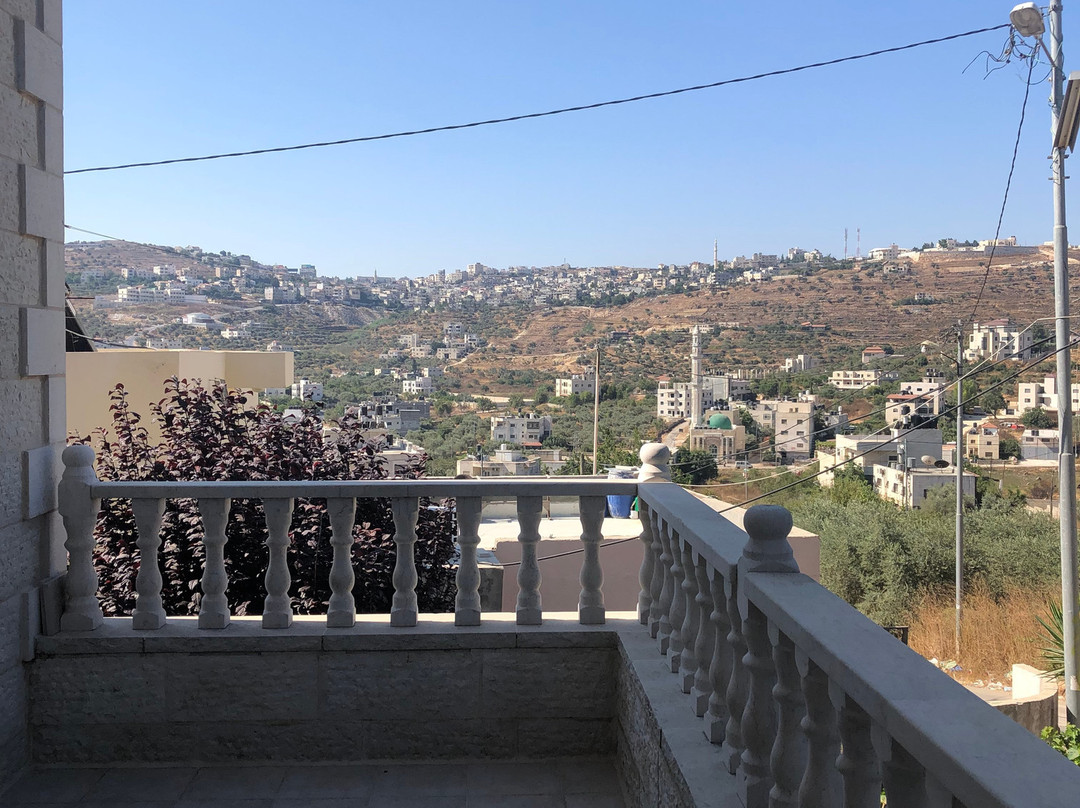 Khouriya Family Guesthouse主图