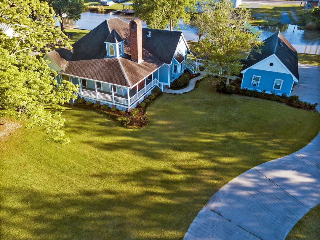 A Chateau on the Bayou Bed & Breakfast主图