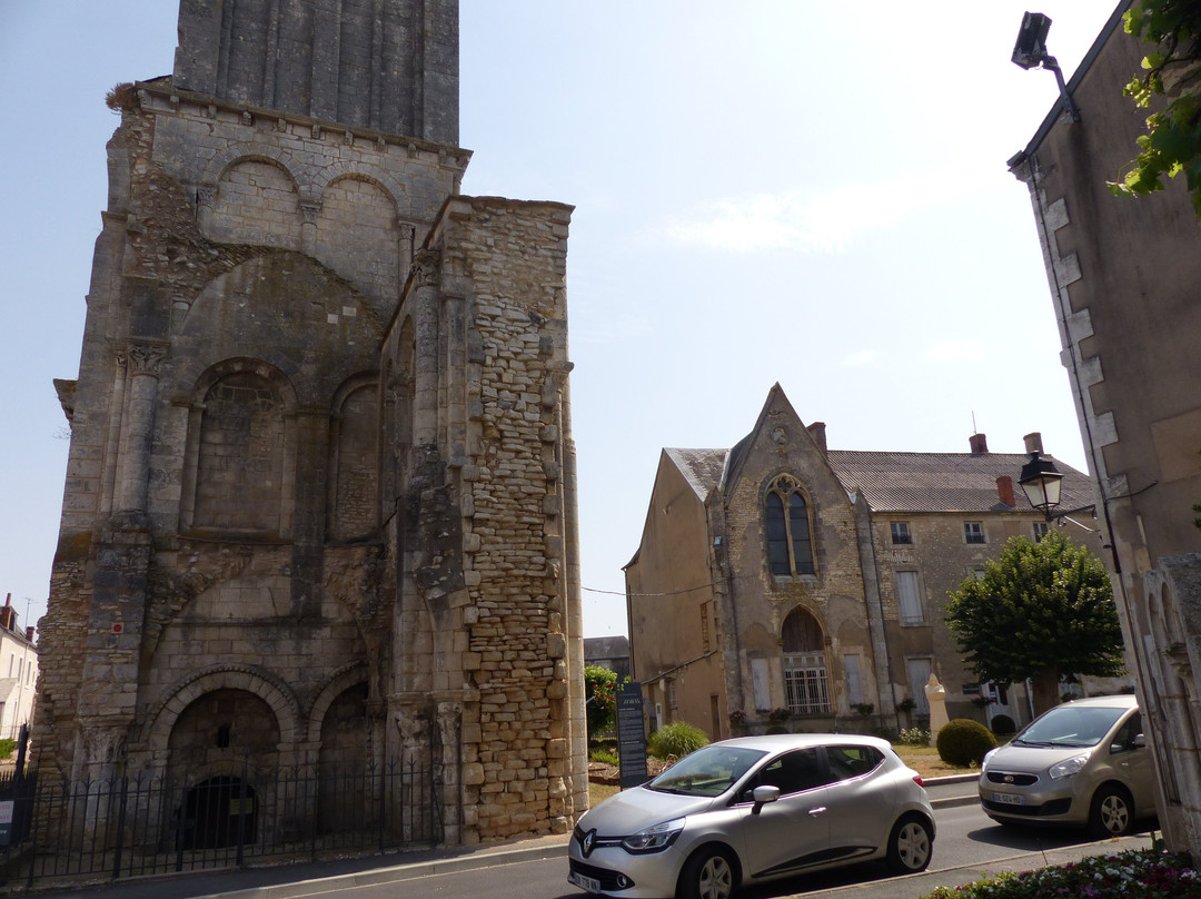 Abbaye Notre Dame de Deols-Deols必去景点