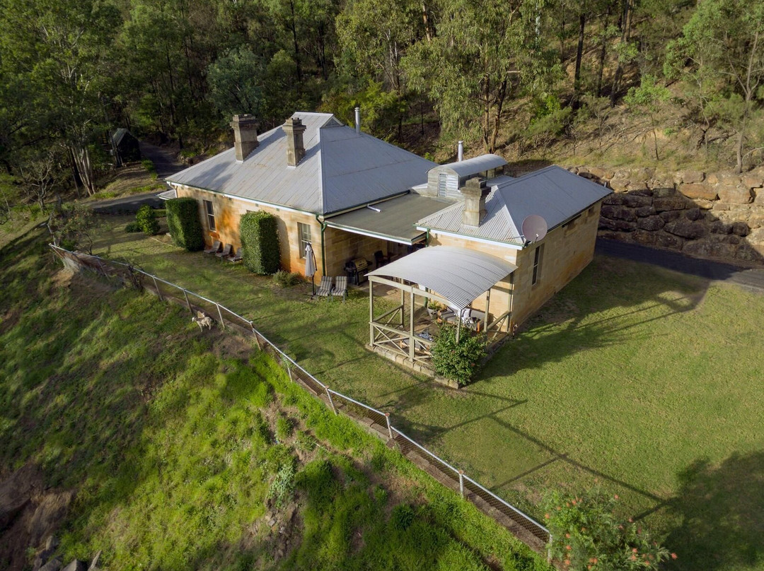 The Courthouse主图