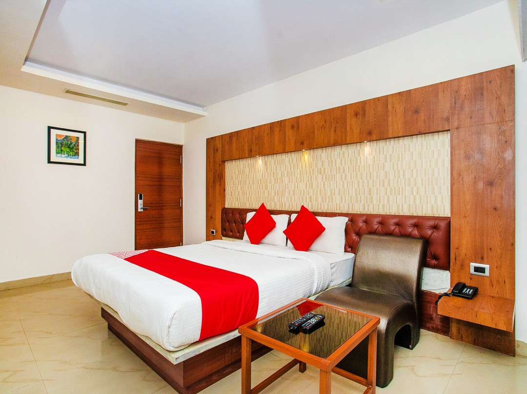 OYO 17102 Hotel Azure Park主图