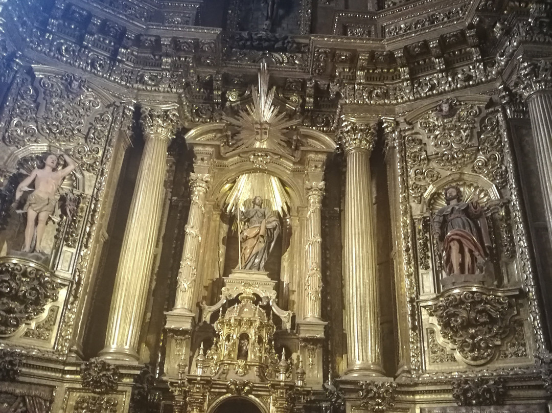Iglesia de Santiago-Puente la Reina必去景点