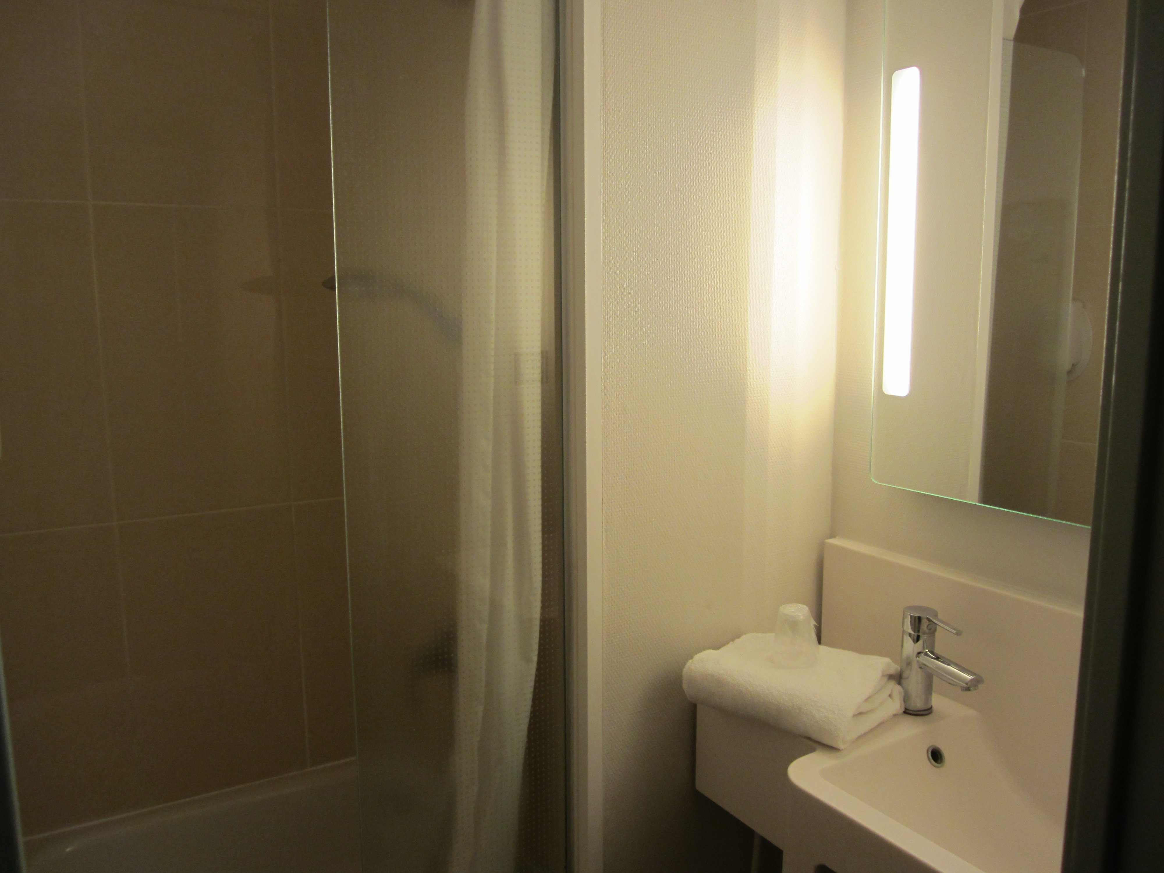 B&B HOTEL Villeneuve-Loubet Village-浴室