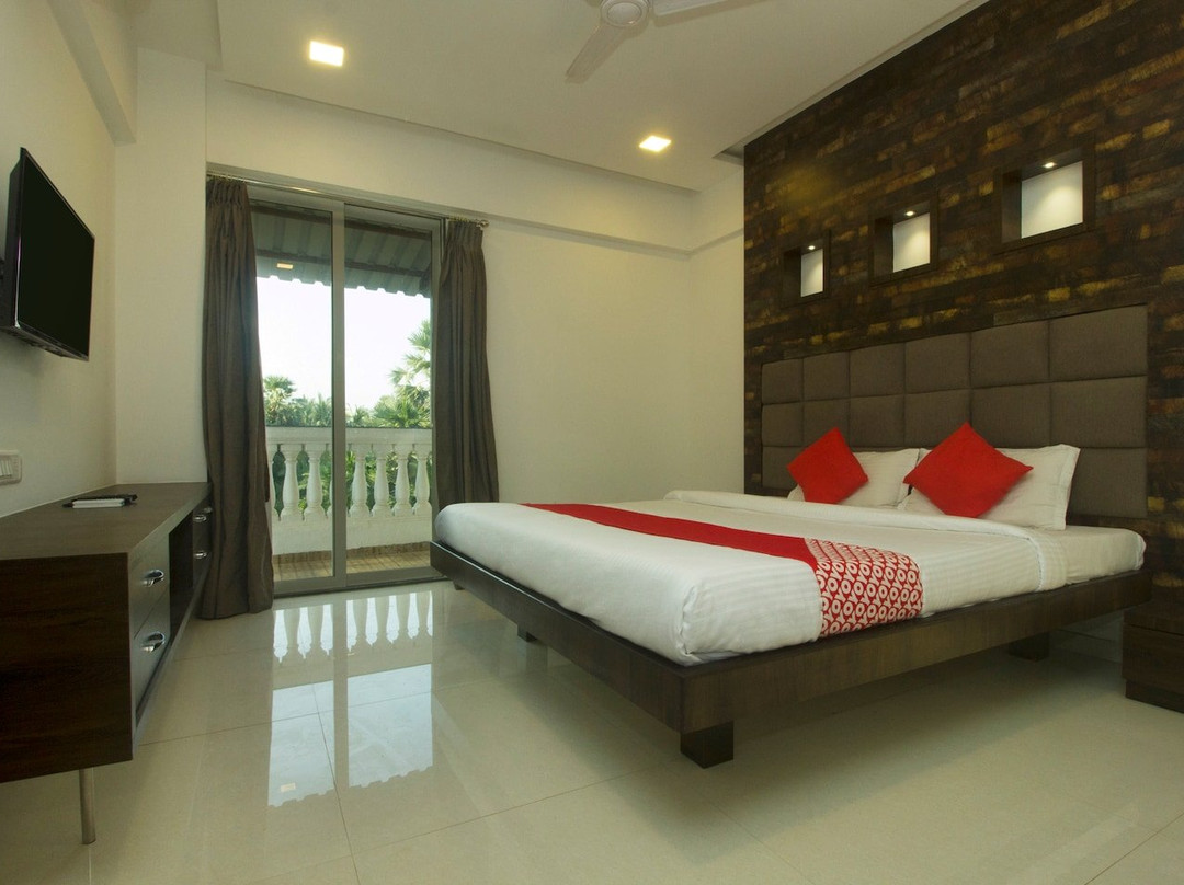 Collection O 76679 Blue Roof Sea Side主图