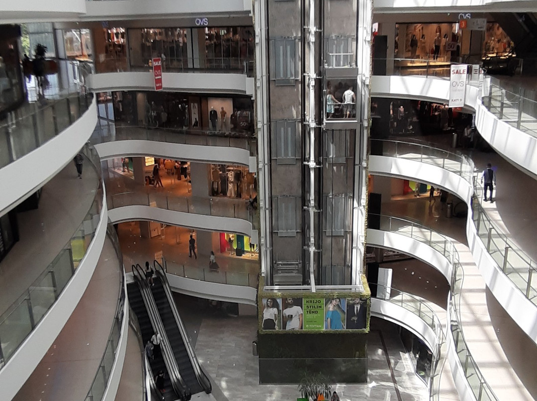 Toptani Shopping Center景点图片
